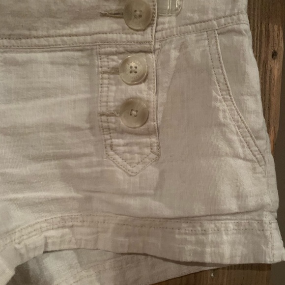 Linen Shorts - Picture 3 of 4